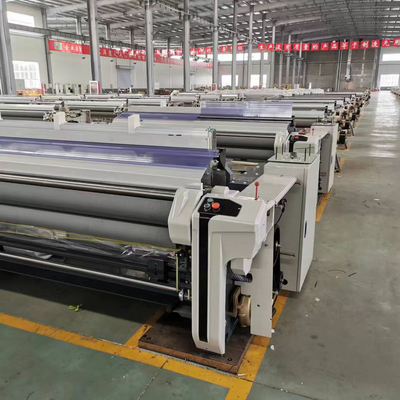 Yüksek Hızlı 3.8kw Su Jet Güçlü Dönüştürme 360cm 1200 RPM Tekstil Kumaş Döşeme Makinesi