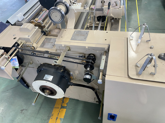 Dokuma makinesi Yeni durum 822 Modelle polyester kumaş Otomatik dokuma dokuma su jet dokuma