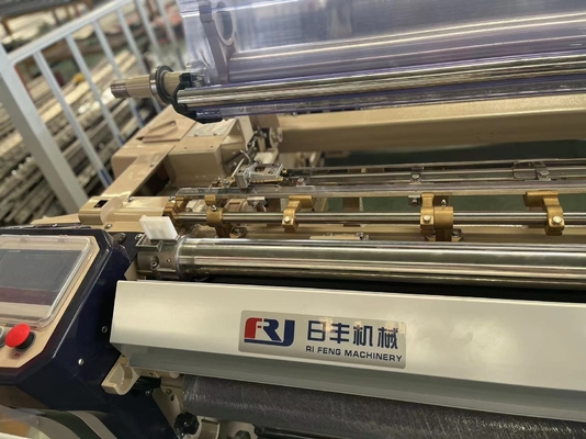 Tek nozzle kumaş dokuma makinesi 220cm Elektronik besleme sistemi Su jet dokuma makinesi
