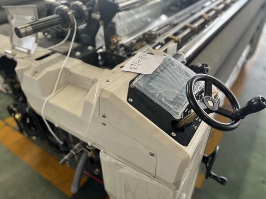 220cm genişliğinde kumaş dokuma makinesi Çift nozelli su fışkırtıcı yüksek hızlı güç dokuma makinesi