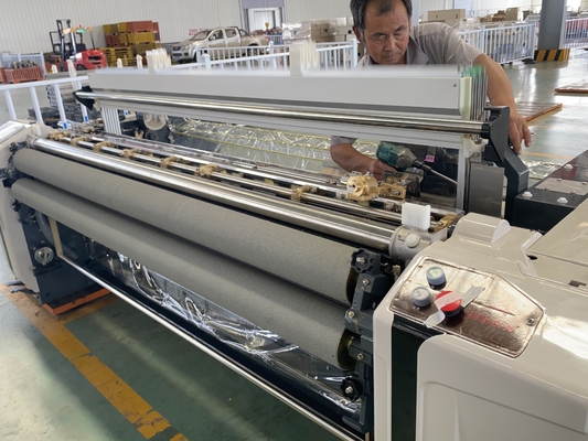 Çifte nozzle Elektronik Dobby Loom 210cm Mekanik Su Jet Loom Dokuma Makinesi