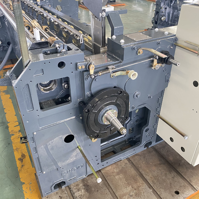 Çifte kirişli Tekstil Kartlama Makinesi Karartma Kumaş Perde Yüksek Hızlı Döşeme Makinesi